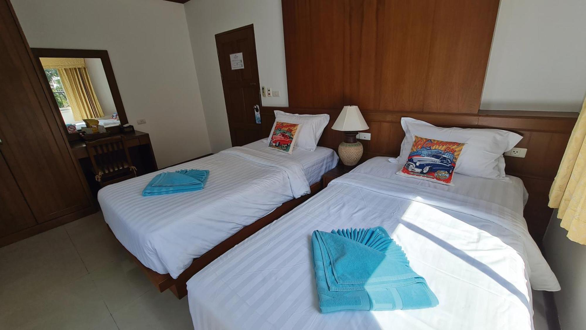 Pipikuku Hotel & Restaurant Patong Exteriör bild